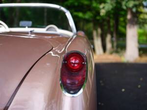 Image 11/36 of Chevrolet Corvette (1956)