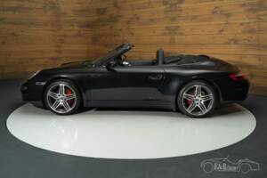 Imagen 2/6 de Porsche 911 Carrera 4 (2007)