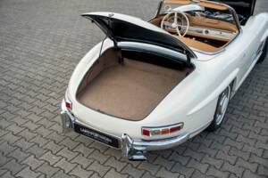 Image 35/38 of Mercedes-Benz 300 SL Roadster (1961)