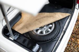 Image 36/50 of Triumph Herald 1200 (1967)