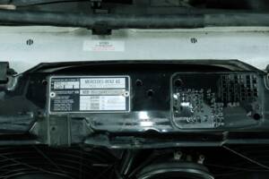 Bild 15/50 von Mercedes-Benz 300 SEL (1991)
