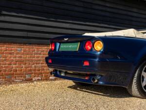 Imagen 37/50 de Aston Martin V8 Vantage Volante (2000)