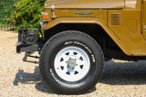 Image 12/50 de Toyota Land Cruiser BJ 40 (1979)