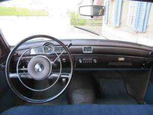 Imagen 10/19 de Mercedes-Benz 180 b (1960)