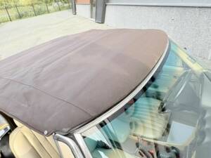 Image 22/50 of Mercedes-Benz 560 SL (1987)