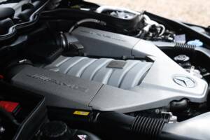 Image 23/50 of Mercedes-Benz C 63 AMG (2012)