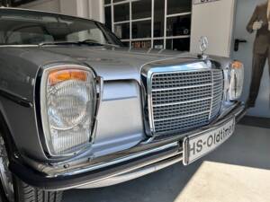 Image 3/61 of Mercedes-Benz 280 CE (1974)