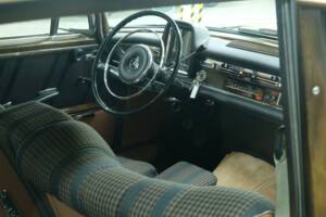 Image 39/50 of Mercedes-Benz 300 SE (1964)