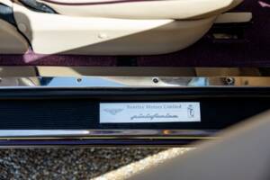 Image 15/46 of Bentley Azure (1997)