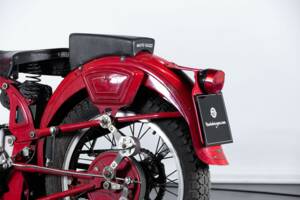 Image 9/50 de Moto Guzzi 250 SS (1950)