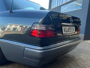 Imagen 34/64 de Mercedes-Benz E 500 (1993)