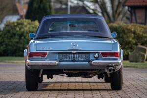 Bild 18/69 von Mercedes-Benz 230 SL (1967)