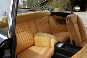 Image 8/16 de Ferrari 365 GT 2+2 (1968)