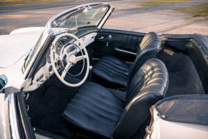 Image 20/42 of Mercedes-Benz 190 SL (1961)