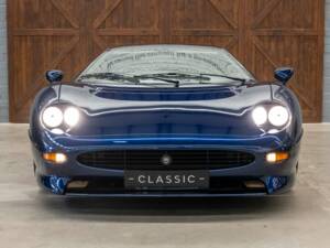 Immagine 4/46 di Jaguar XJ 220 (1993)