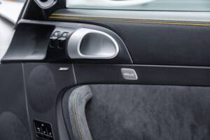 Bild 40/52 von Porsche 911 GT2 (2008)