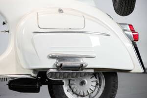 Image 27/50 of Piaggio Vespa 125 Super (1966)