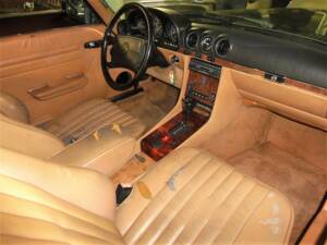Image 9/30 de Mercedes-Benz 560 SL (1988)