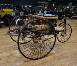 Image 25/50 of Benz Patent-Motorcar Number 1 Replica (1886)