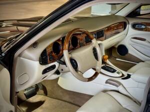 Bild 10/19 von Jaguar XJR 4.0 (1998)