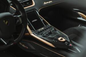 Image 22/68 of Lamborghini Sián FKP 37 (2021)