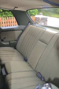 Bild 10/11 von Mercedes-Benz 230 CE (1983)