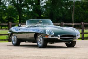 Image 1/36 de Jaguar E-Type (1967)
