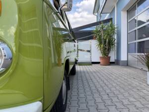 Image 16/100 of Volkswagen T2b Westfalia (1979)