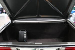 Image 22/37 of Mercedes-Benz 420 SL (1988)