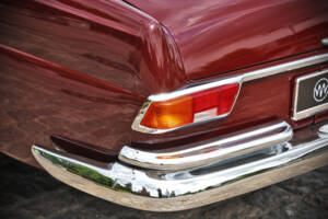 Immagine 62/71 di Mercedes-Benz 220 SE b (1961)