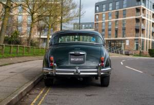 Image 6/31 of Jaguar 340 (1968)