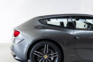 Image 43/47 of Ferrari FF (2015)