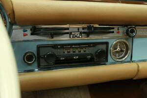 Bild 21/50 von Mercedes-Benz 280 SL (1971)