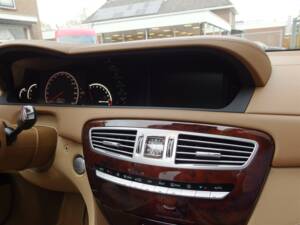 Bild 23/49 von Mercedes-Benz CL 63 AMG (2007)