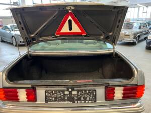 Image 45/64 of Mercedes-Benz 280 SE (1983)