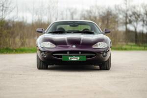 Immagine 5/28 di Jaguar XK8 4.0 (1999)