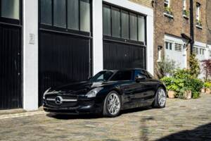 Bild 10/38 von Mercedes-Benz SLS AMG (2011)