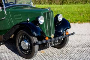 Image 25/50 of Morris Eight (1937)