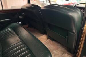 Image 18/23 of Rolls-Royce Silver Shadow I (1975)