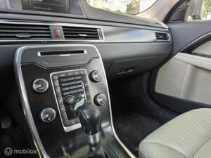 Image 25/44 of Volvo V 70 2.0 T5 (2012)
