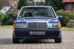 Imagen 7/48 de Mercedes-Benz 190 E 2.3 (1992)
