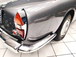 Afbeelding 13/55 van Lancia Flaminia GT 2.5 3C Touring (1963)