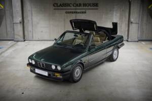 Image 12/90 of BMW 325i (1987)