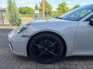 Image 9/12 of Porsche 911 Carrera (2023)
