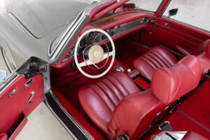 Image 10/24 of Mercedes-Benz 280 SL (1968)