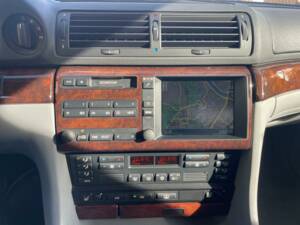 Image 6/12 of BMW 740i (1997)