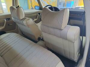 Bild 30/47 von Mercedes-Benz 280 SE (1976)