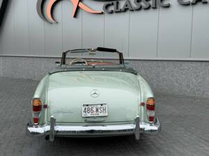 Image 12/50 of Mercedes-Benz 220 S Cabriolet (1958)