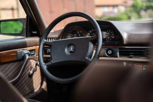Imagen 27/50 de Mercedes-Benz 280 SE (1985)
