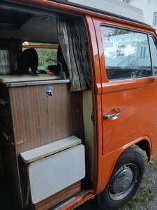 Image 17/21 of Volkswagen T2b Westfalia (1973)